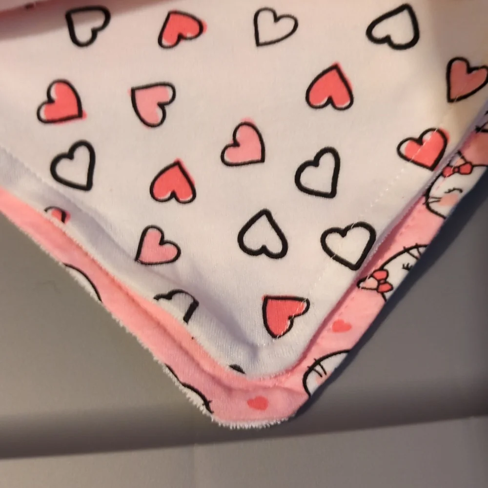 Baby Elements 5 piece Bandana Bib  and 3D Sock Set Cats Hearts Pink - Picture 3 of 7